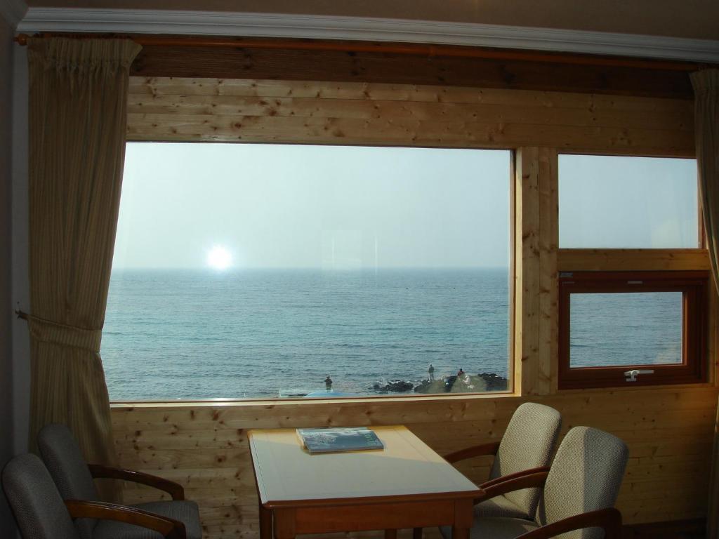 Park Beach Hotel Чеджу Екстериор снимка