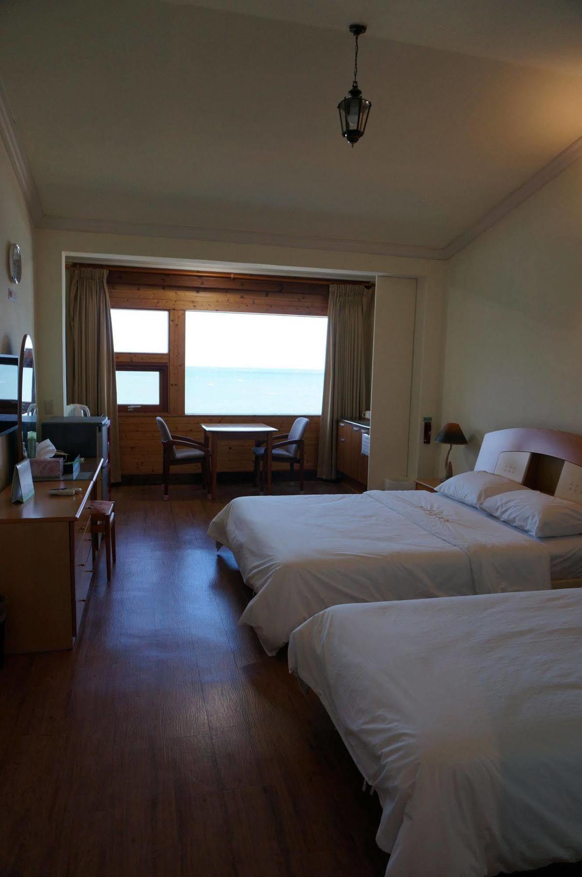 Park Beach Hotel Чеджу Екстериор снимка
