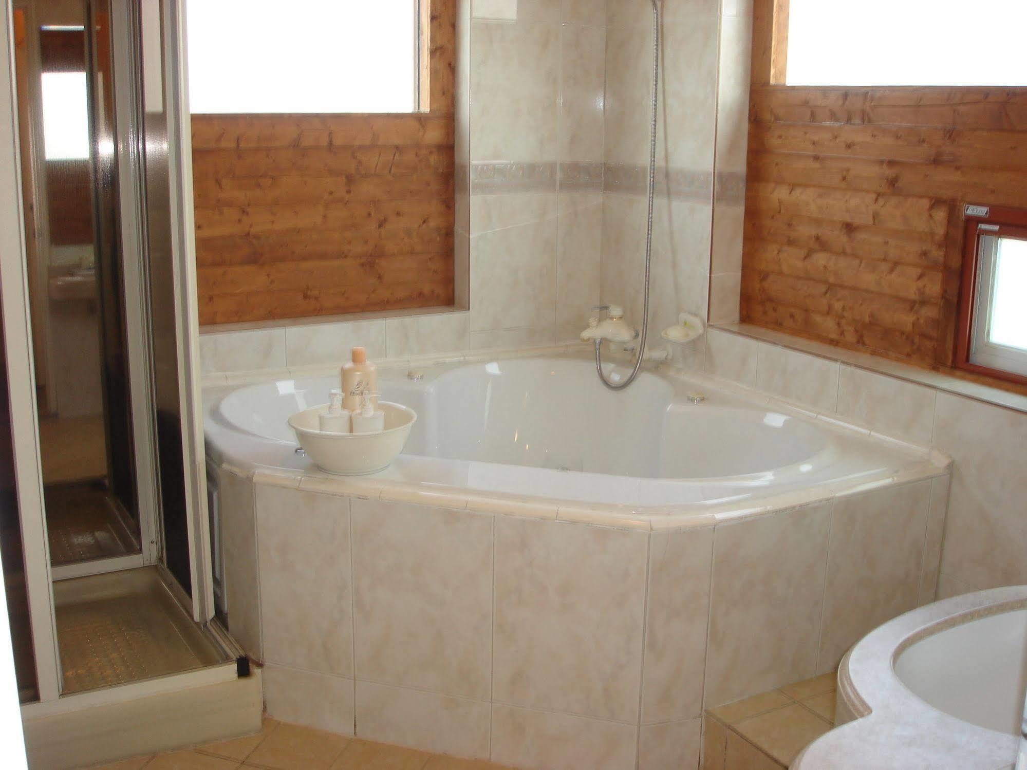 Park Beach Hotel Чеджу Екстериор снимка
