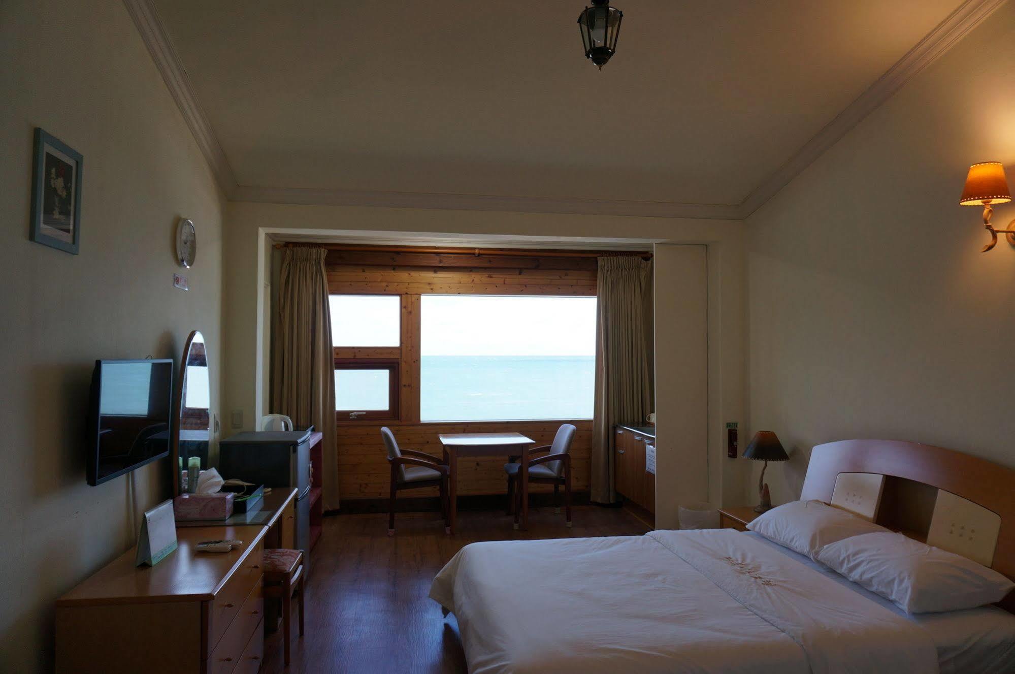 Park Beach Hotel Чеджу Екстериор снимка
